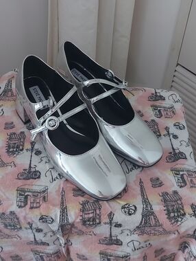 Steve Madden Silver Metallic Mary Jane Heels